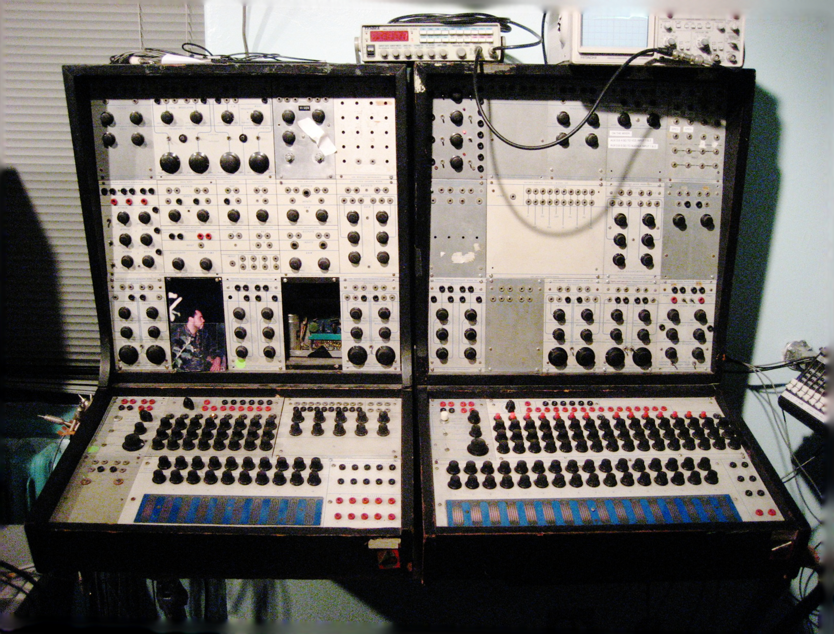 Buchla 100